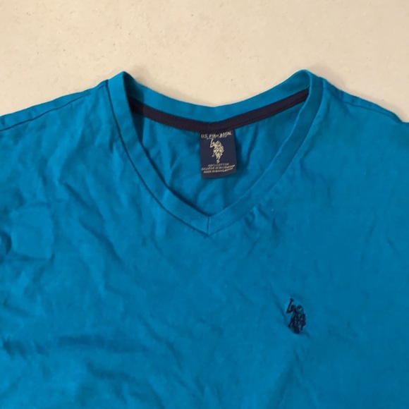 Men’s Small V-neck - Picture 4 of 7